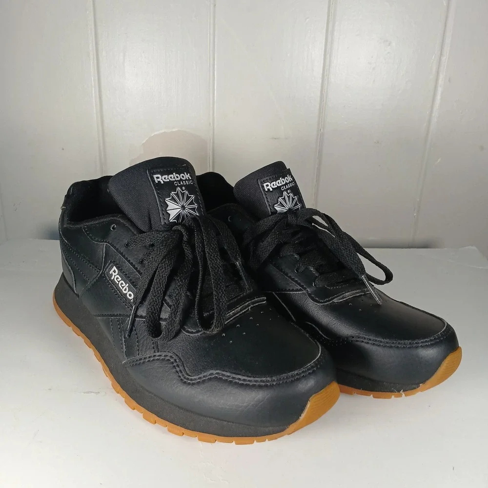 Reebok Classic Leather Sneaker Women 7 Black Gum Sole CM9941 Low Top Trainers